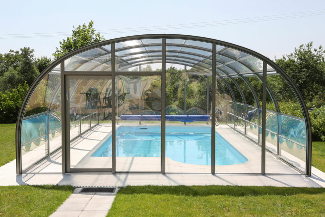 Abris de piscine haut cintré indépendant