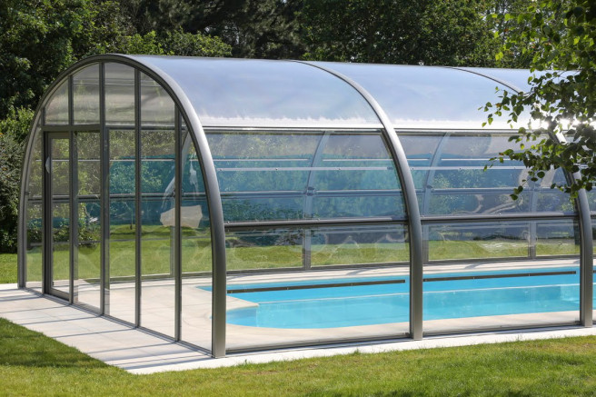 Abris de piscine haut cintré indépendant