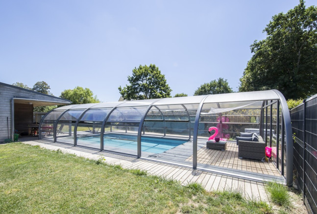 Abris de piscine haut cintré indépendant