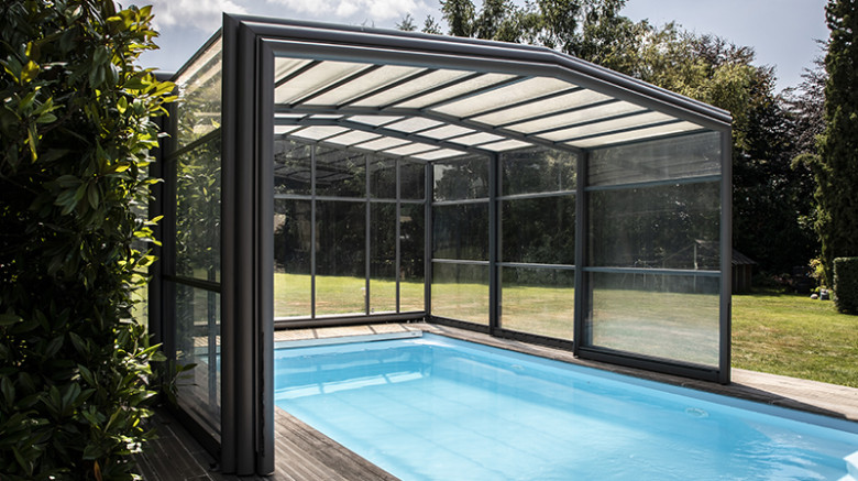 Abri de piscine haut adossé