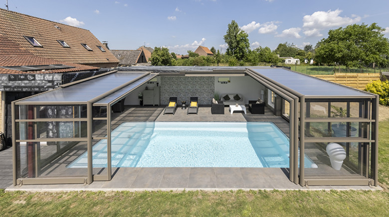 Abri de piscine angulaire mural