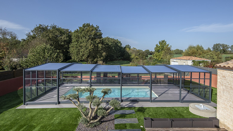 Abri de piscine haut indépendant