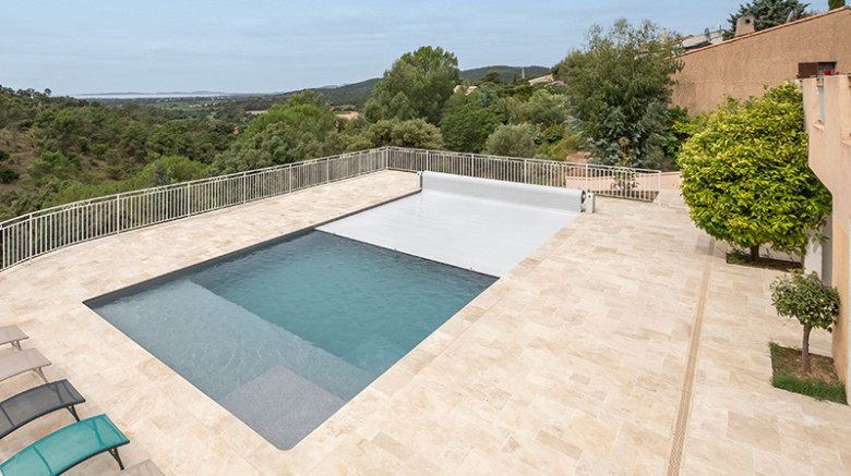 Volet de piscine