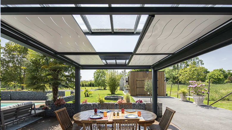Pergola bioclimatique à toiture ouvrante