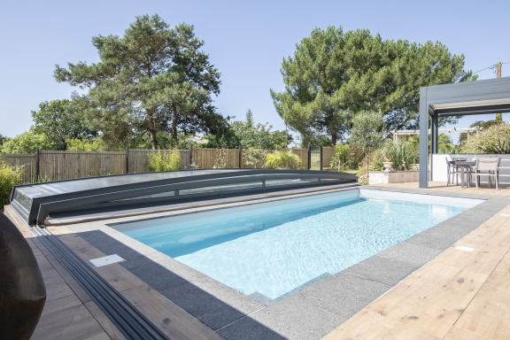Abri de piscine télescopique