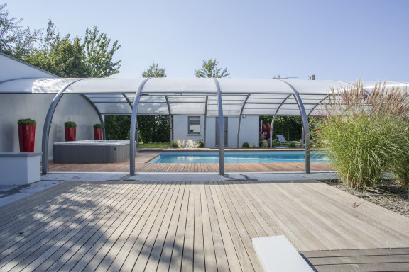 ht-alu-adosse-cintre-09_14-st-didier-exterieur1.jpg