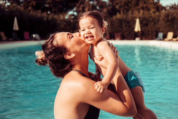 Famille piscine