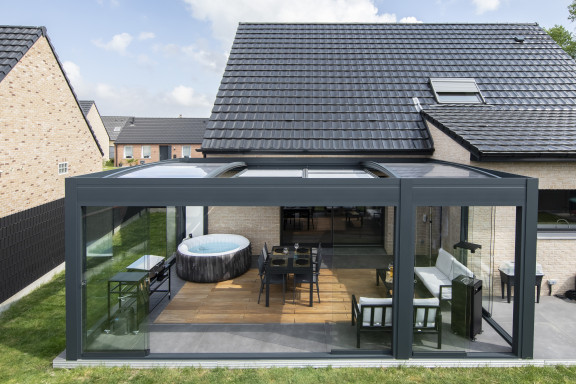 Abri spa sous pergola