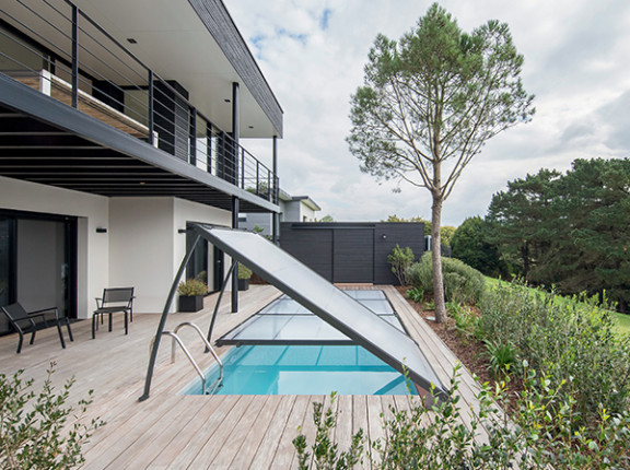 Abri de piscine plat