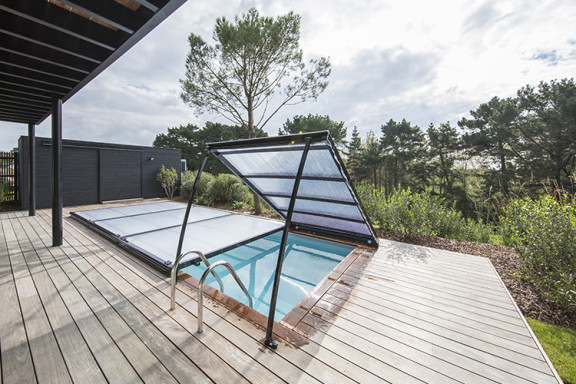 Abri de piscine plat