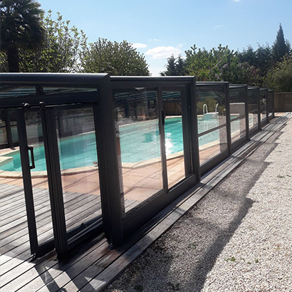 Abri de piscine mi-haut