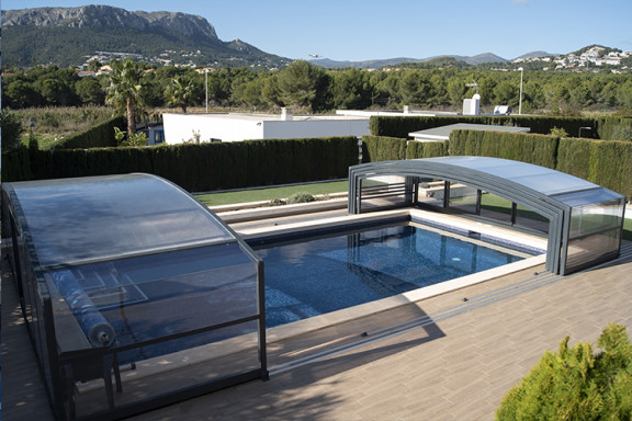 Abri de piscine mi-haut