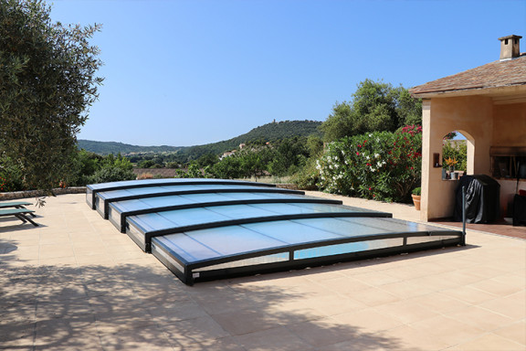 Abri de piscine
