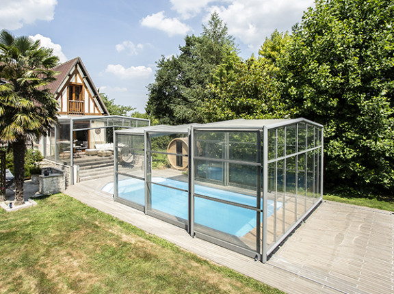 Abri de piscine haut adossé