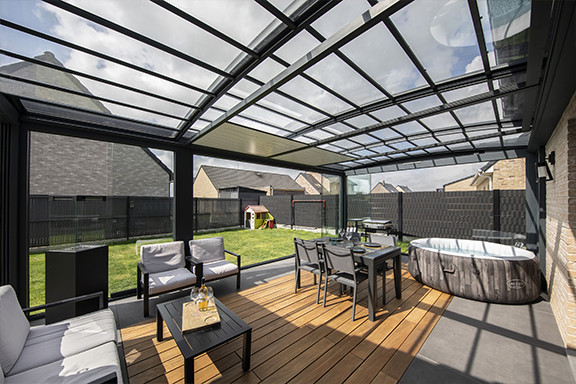 Pergola bioclimatique à toiture ouvrante