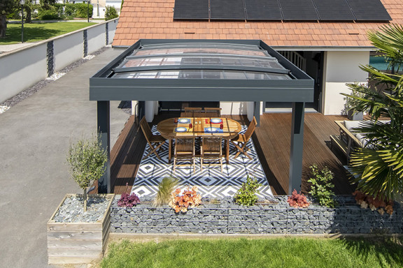 Pergola bioclimatique à toiture ouvrante