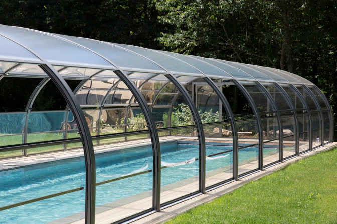 Abris de piscine haut cintré indépendant
