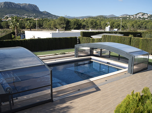 Abri de piscine télescopique mi-haut