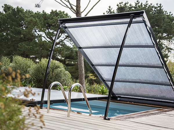 Abri de piscine plat