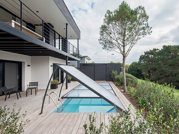 Abri de piscine plat