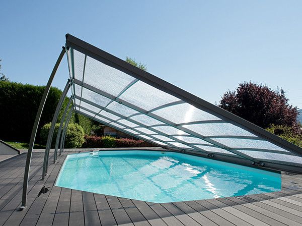 Abri de piscine plat