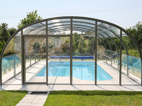 Abri de piscine haut cintré indépendant
