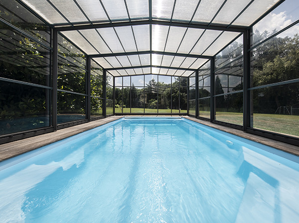 Abri de piscine haut adossé