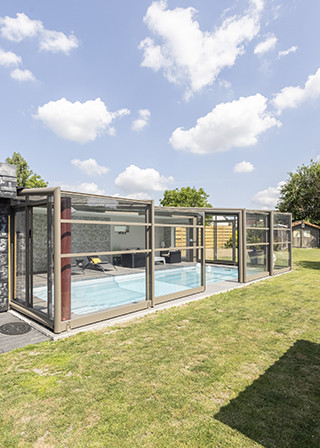 Abri de piscine angulaire adosse