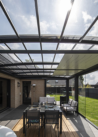 Pergola bioclimatique à toiture ouvrante