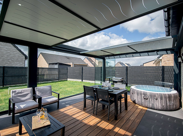 Pergola bioclimatique à toiture ouvrante